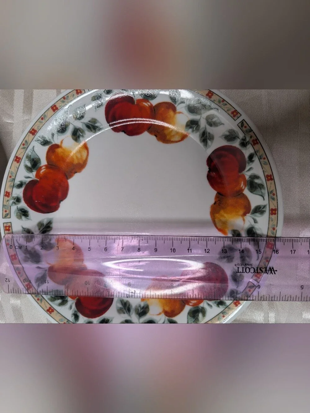 Gibson Apples Plates Salad Lot of 4 Red Apples, Flowers Green Leaves, Vintage
